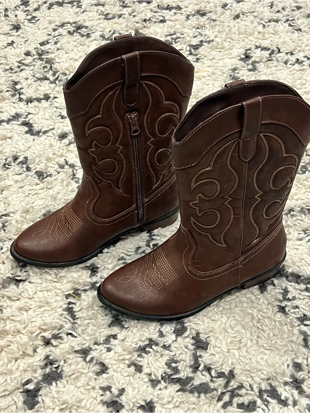 Kids size 5 Brown Western-Style Mid-Calf cowboy Boots